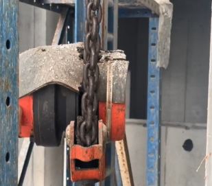 傳感器在爬架電動葫蘆提升爬架網(wǎng)時發(fā)揮了什么作用